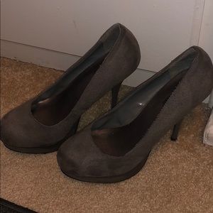 Charlotte Russe Sz 8Med Gray Suede Stiletto Pumps